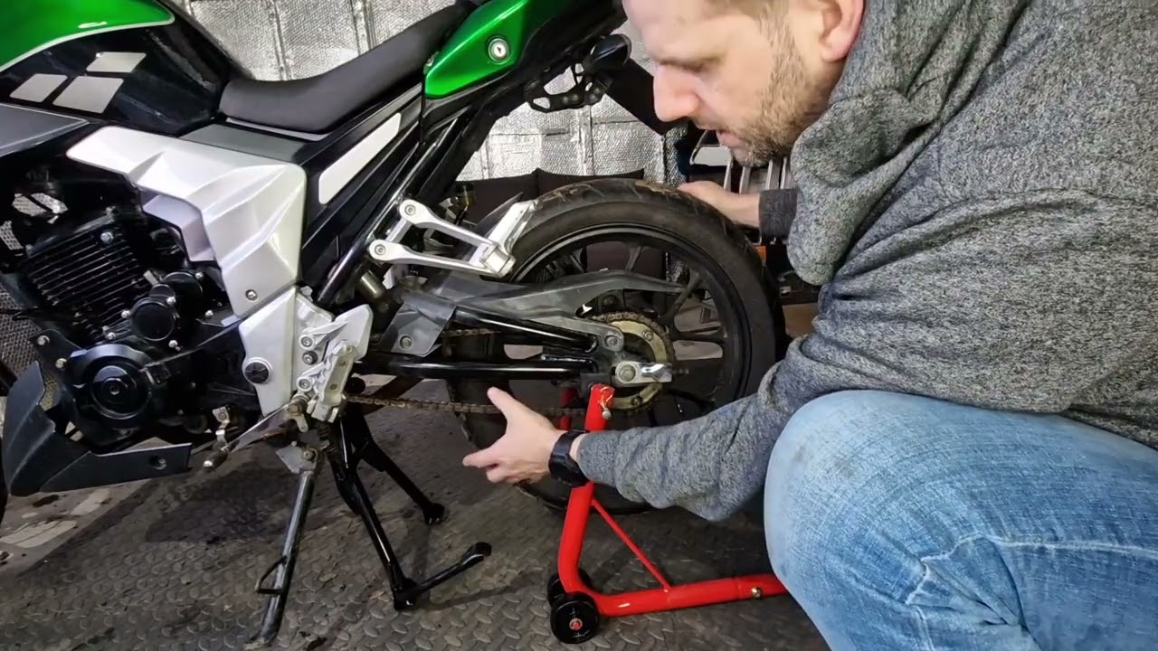 Lexmoto Venom 125 chain tension adjustment