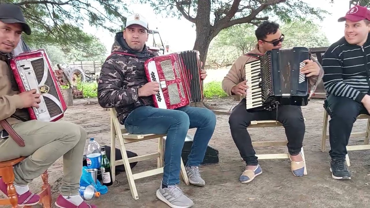 Una juntadita de amigos músicos de varios conjuntos en Colonia jj castelli chaco