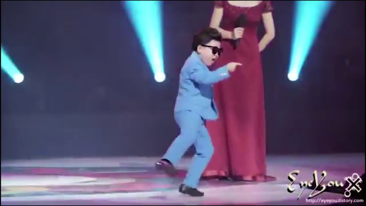 Toy bola