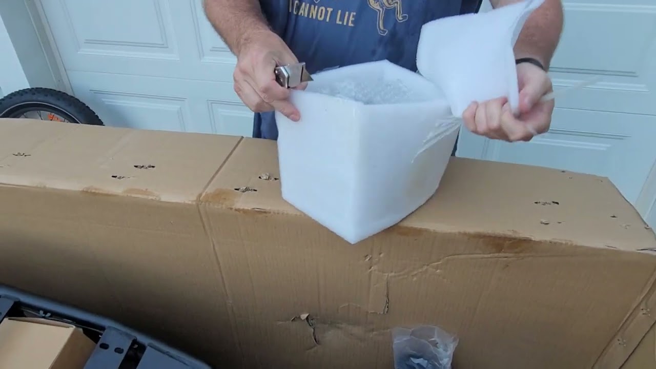 Unboxing the Roll Road Emma Pro Electric Bike