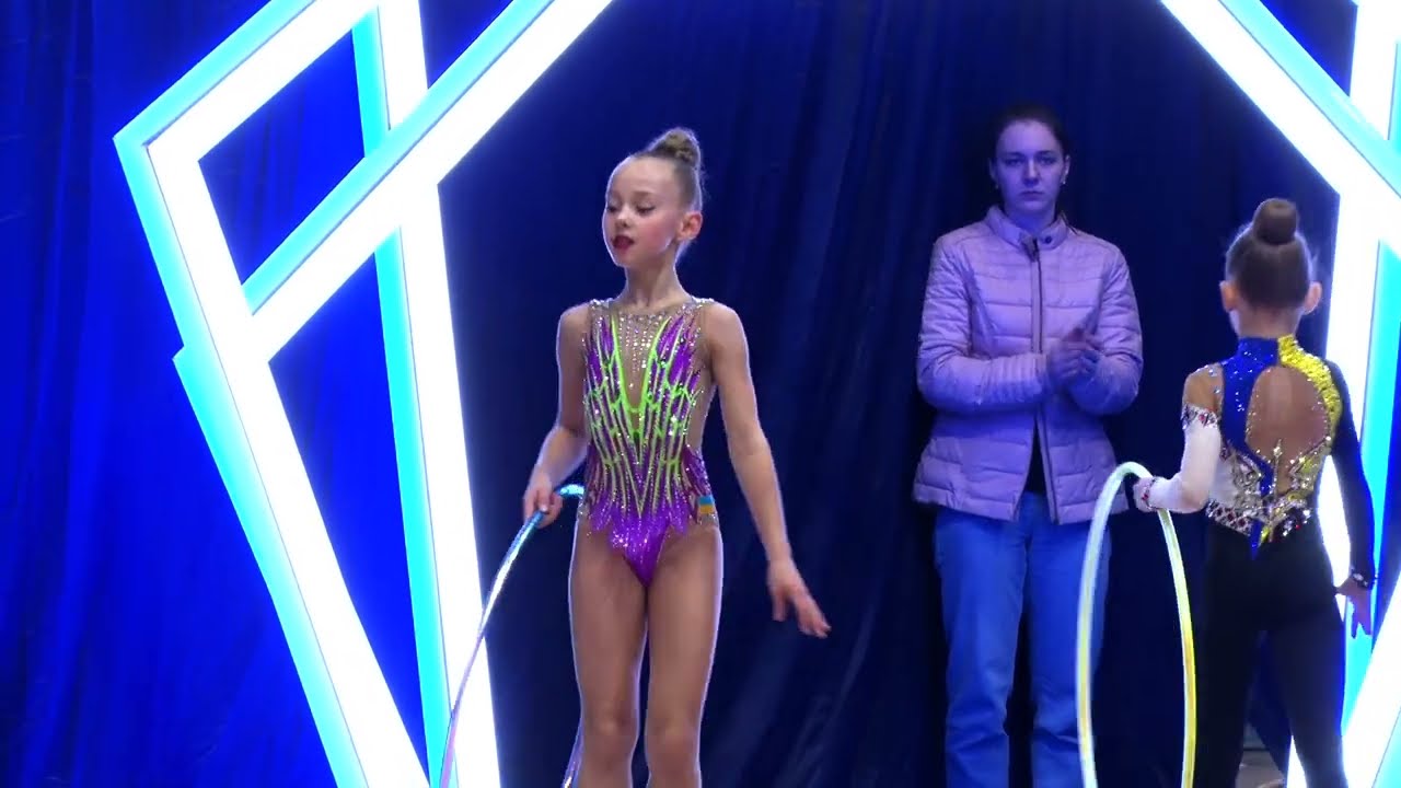 Косарич Кіра 2012 обруч