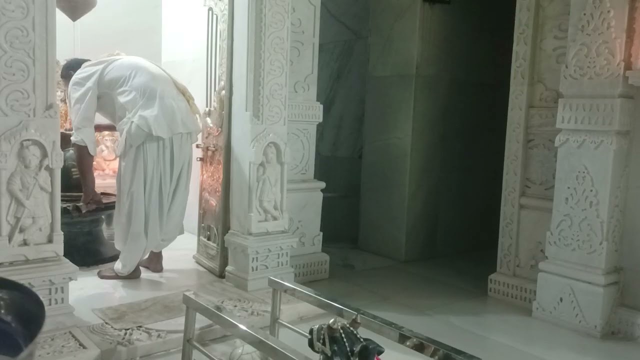 #श्रीराजेश्वर भगवान बगिची आश्रम मंदिर लुम्बा की ढाणी आरती 