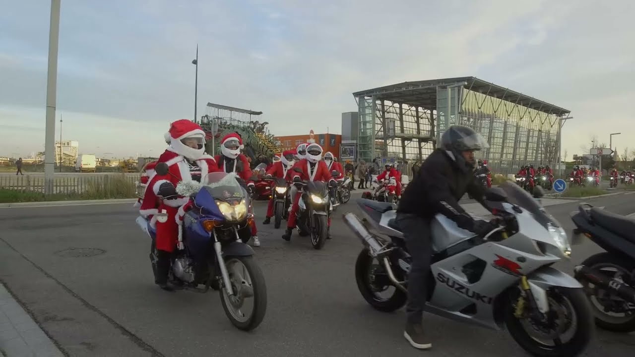 Père noël à moto à Calais 2022