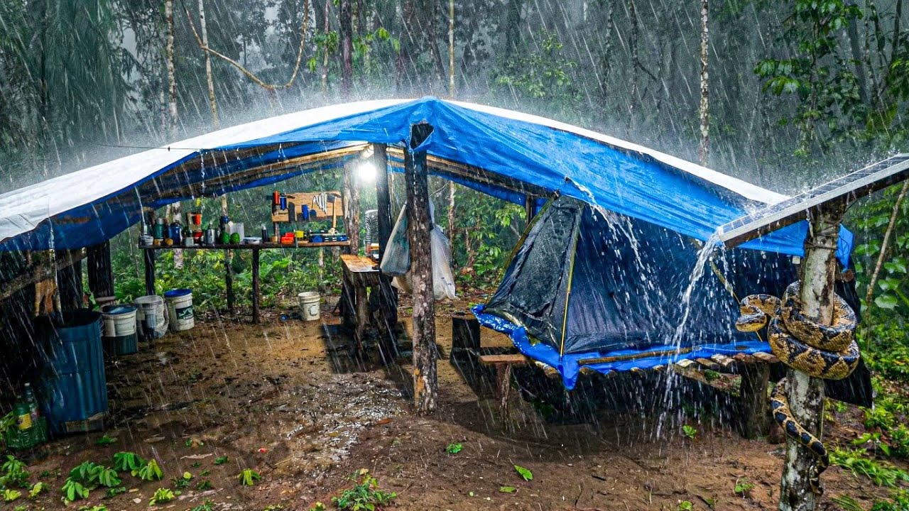 A TEMPESTADE ATINGIU O ACAMPAMENTO MUITA CHUVA NA SELVA AMAZÔNICA