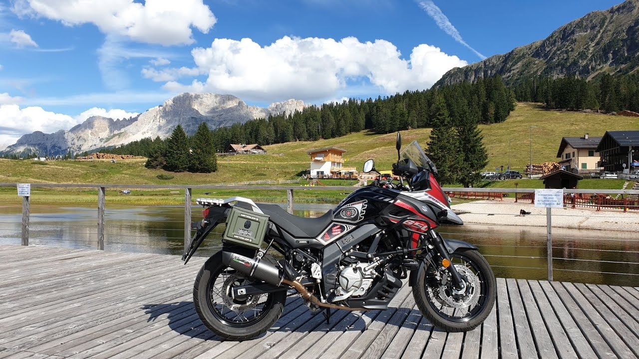 Suzuki V - Strom  Dunlop Meridian 1000 km am Terre Cimbre e Delta del P&ograve;.