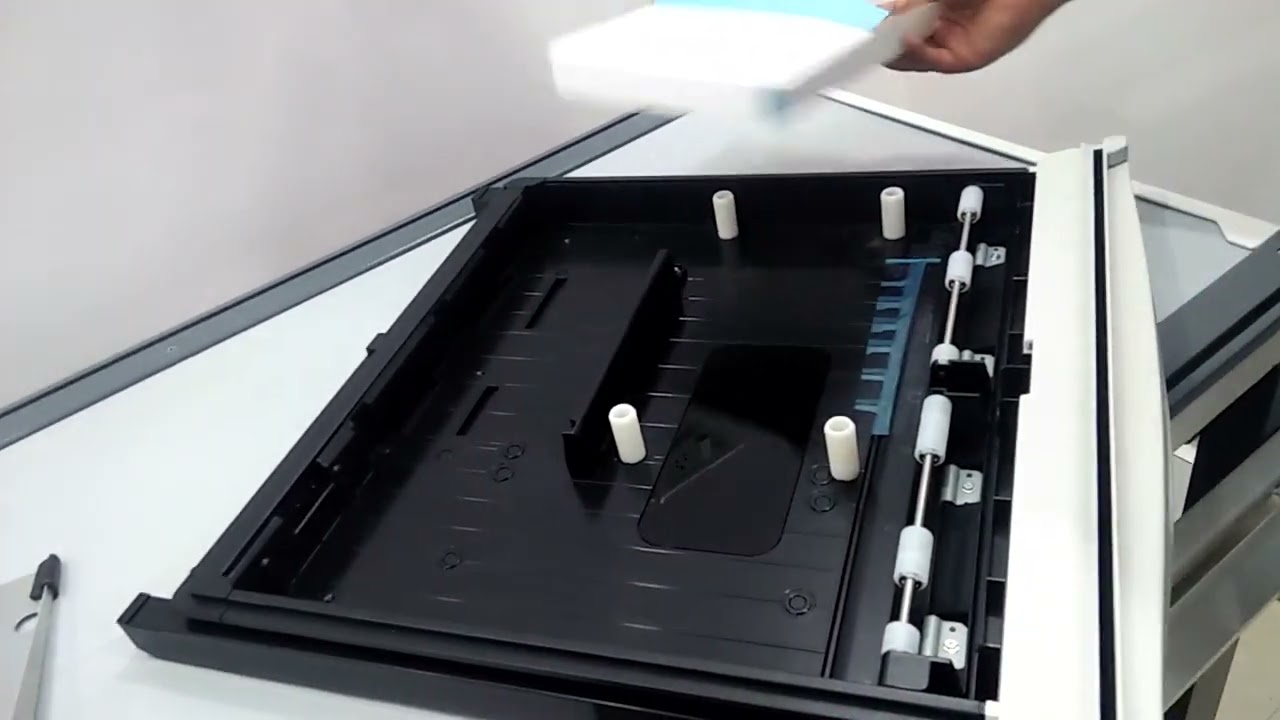 How to load x-ray film in a cr-fuji system | cr system me film load kaise kare | pradeep sondhiya
