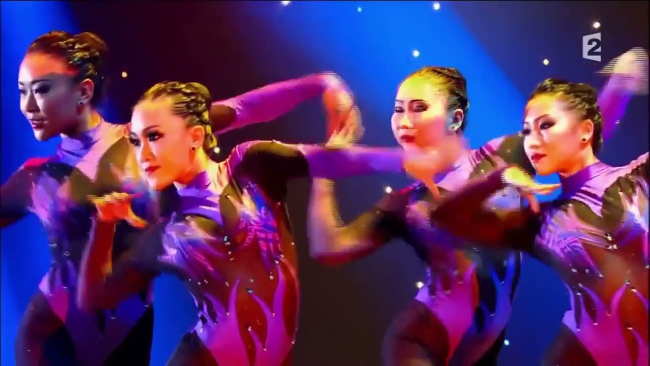 Euphoria Contortion act