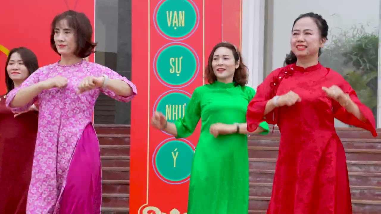 NĂM MỚI RỒI