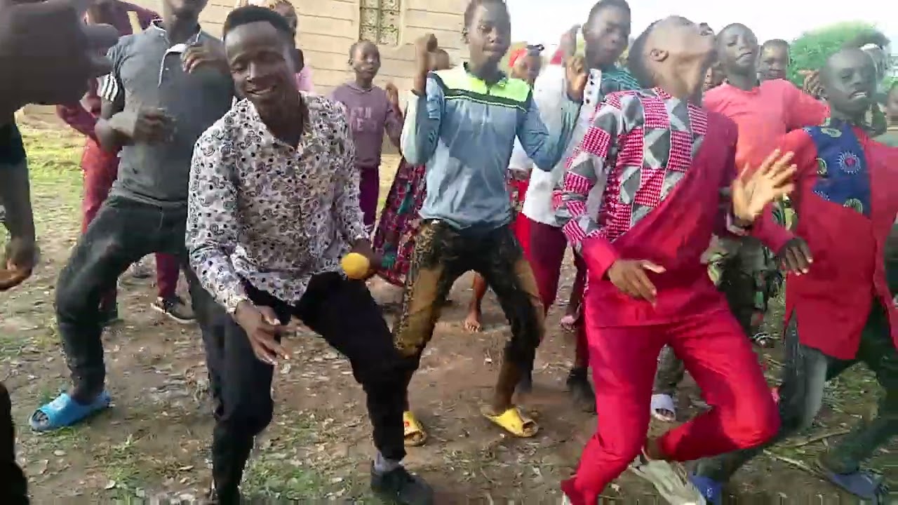 At mukameni kisasi live performance Ndende usu kwa PST Alex na team commander