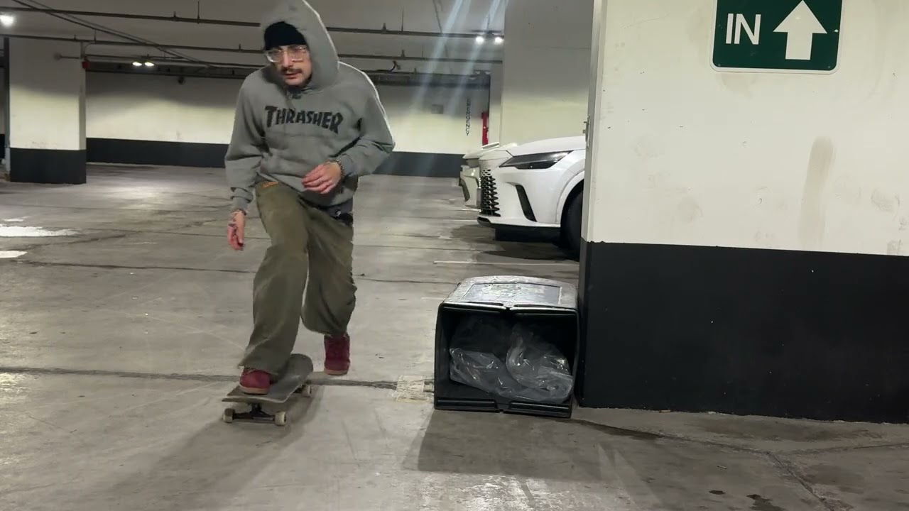 Fun Little Skateboard Session With a Trash Can 🚮 💯🛹 