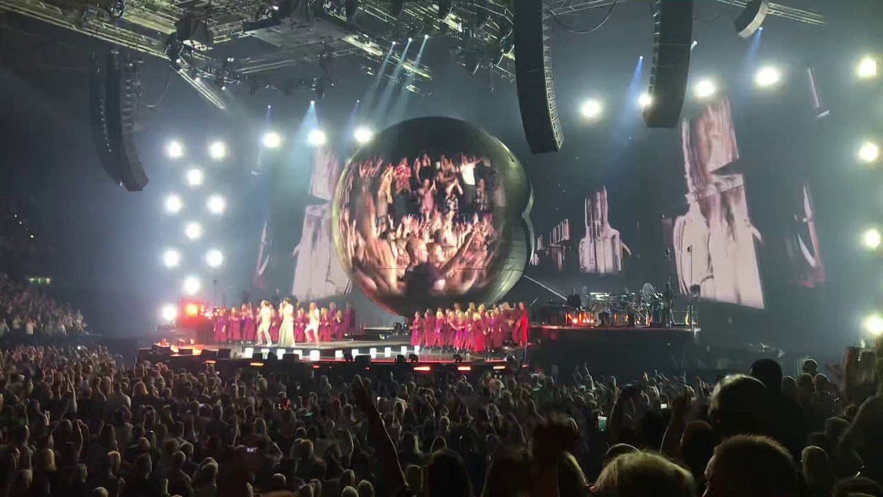 Take That feat. Birmingham's Voice of the Town Choir