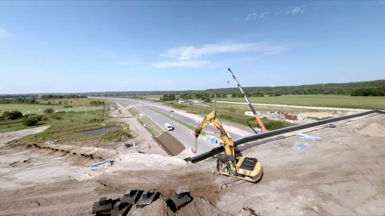 Trasa Kaszubska S6 z lotu FPV | Wielistowo - ciężkie maszyny i wyścigi z pociągiem #s6 #fpv #gddkia