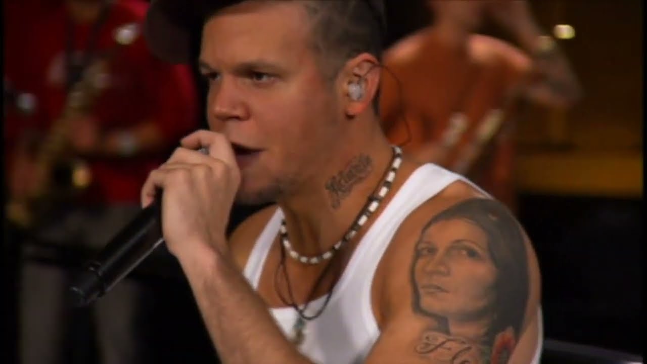 Calle 13 - Residente O Visitante (Wal-Mart Soundcheck 2007)