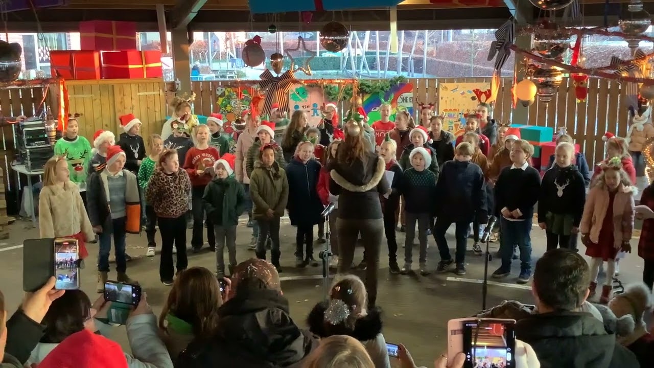 Kerstkoor de Vlinder - kerstmarkt 2022