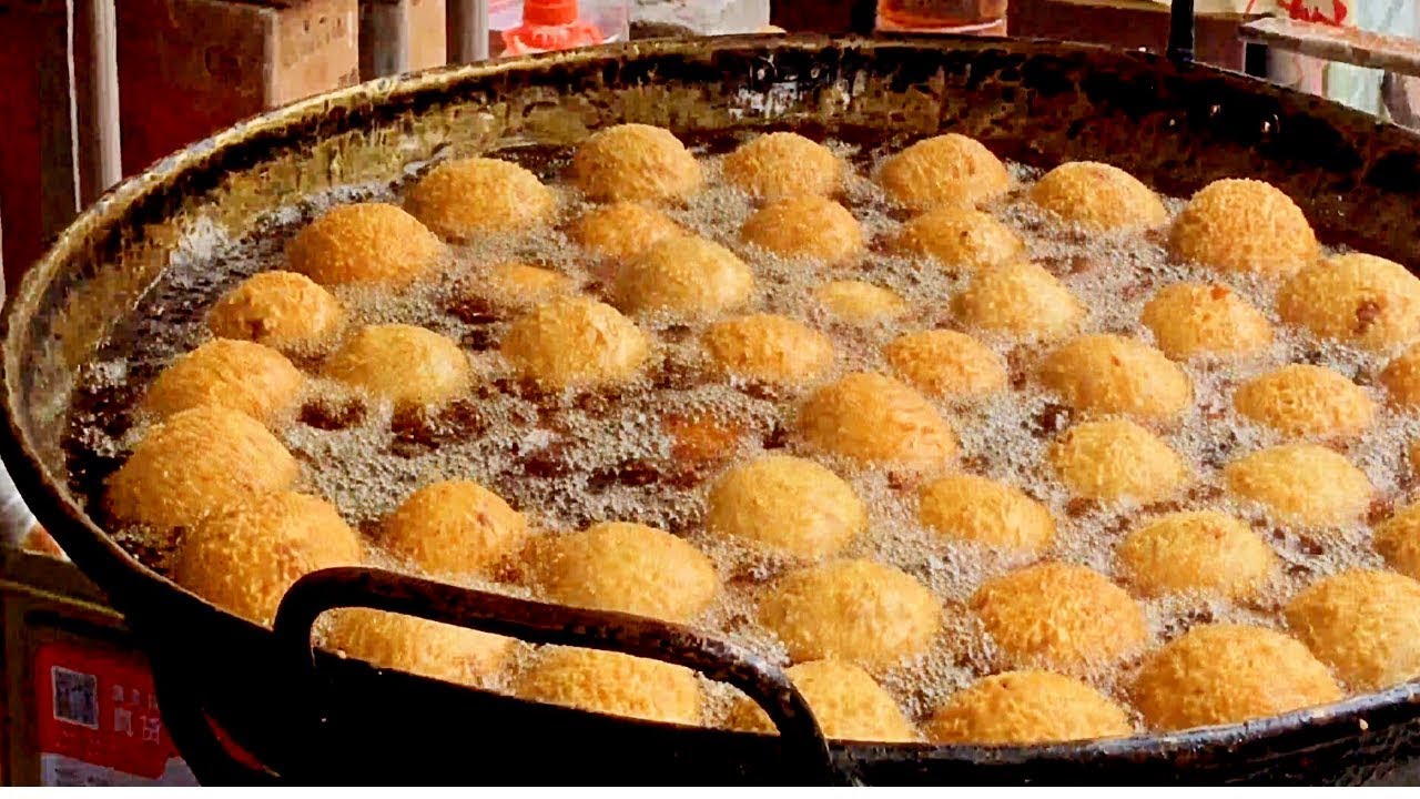 Guangzhou Street Food Sesame Balls （Jian Dui） |廣州美食小吃（炸煎堆）