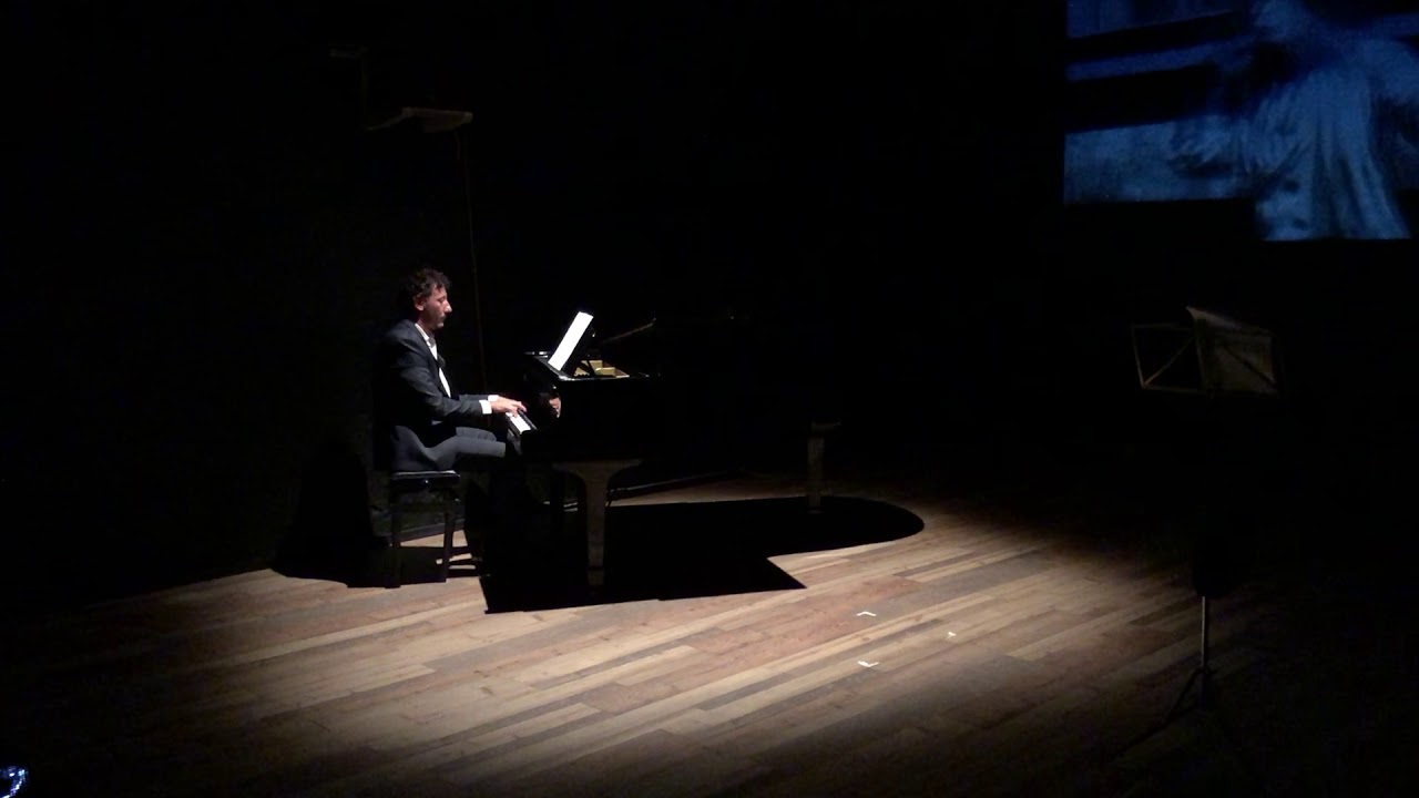 Andrea Pagani in: Viaggio sul filo: La storia di Philippe Petit con Tommaso Arnaldi