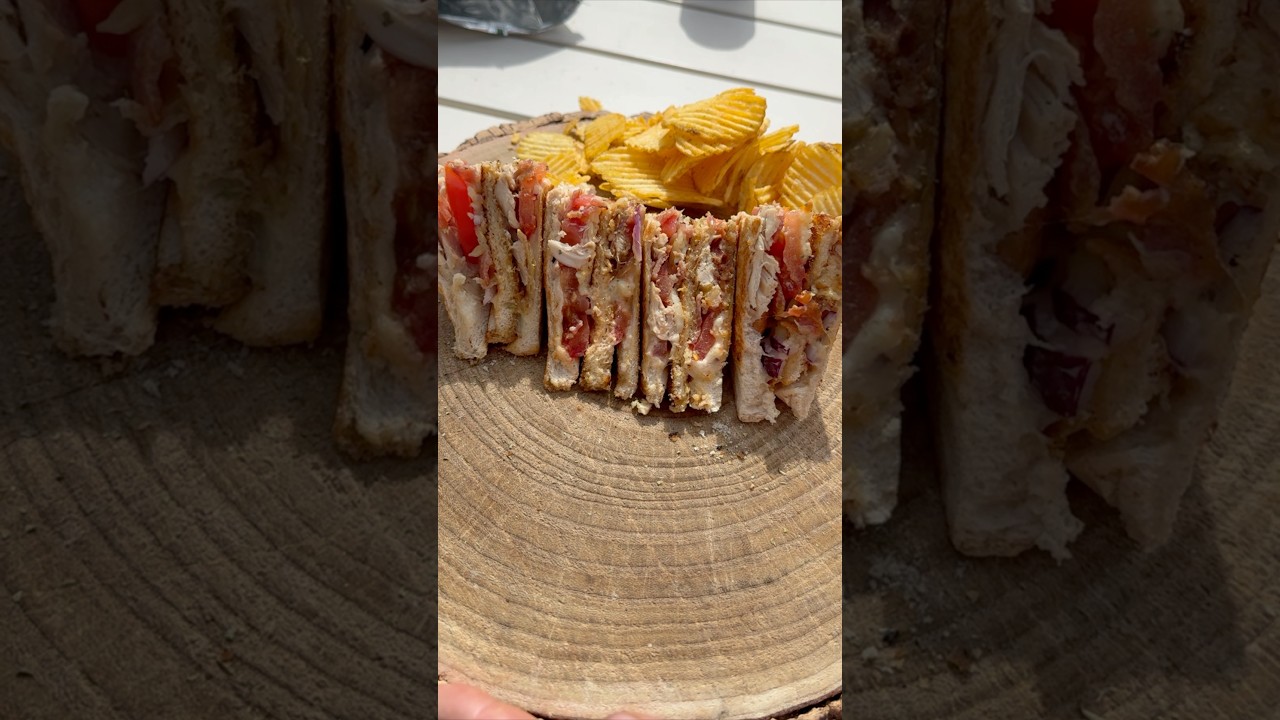 Chicken & bacon club sandwich. #clubsandwichrecipe