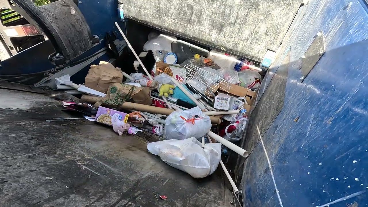 Heavy Trash Pickup – Garbage Truck Hopper POV | Residential Route