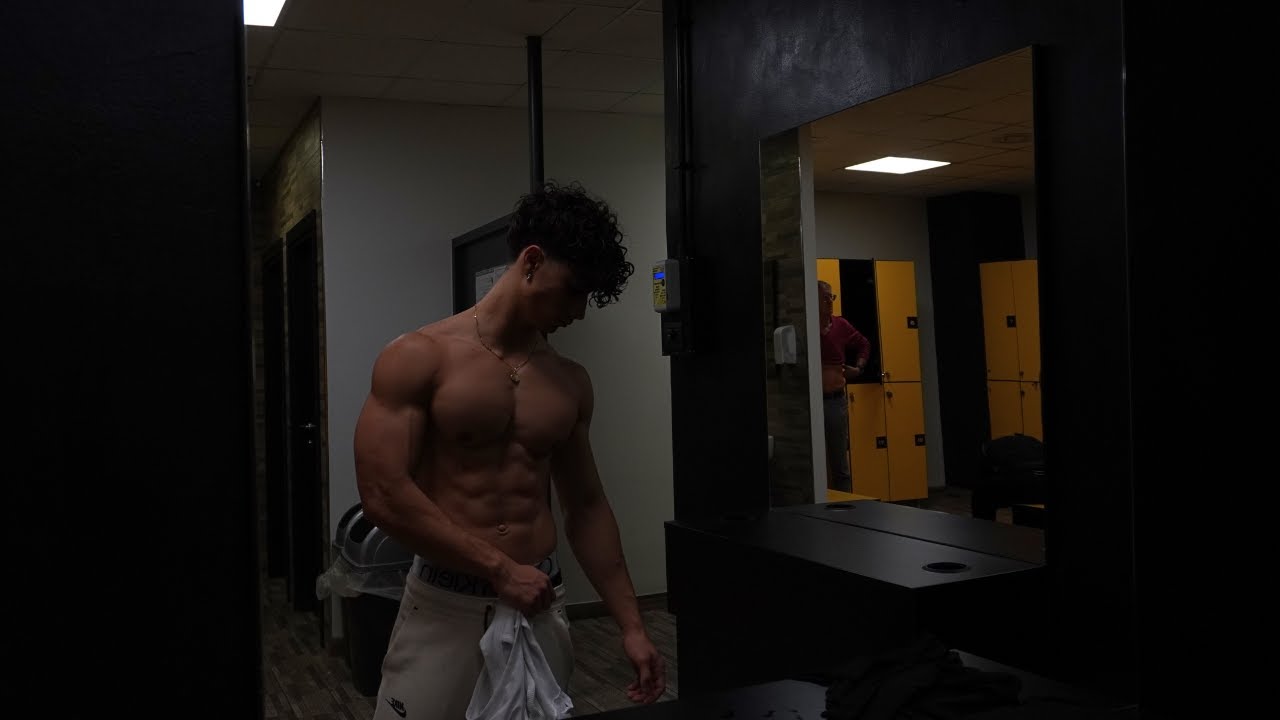CHEST DAY ON HALLOWEEN