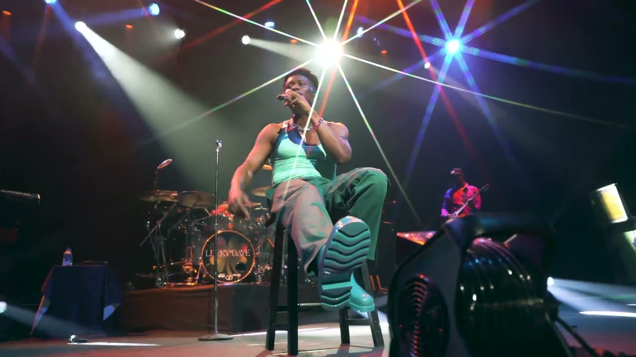 Lucky Daye Performing 