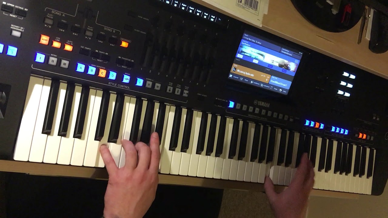 Alvaro - Wczoraj była niedziela * Yamaha GENOS cover *