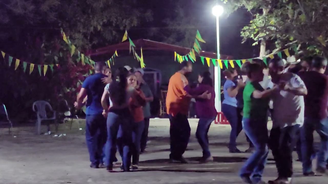 Mix de cumbias al sabor del acordeón José Morales el Principe de los Teclados