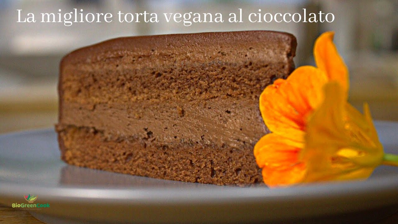 La migliore torta vegana al cioccolato: solo con ingredienti naturali