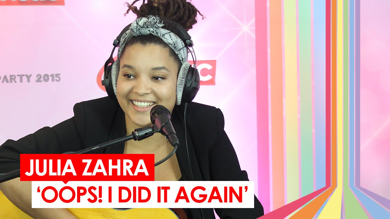 Julia Zahra - 'Oops! I Did It Again' (live bij Q-music)