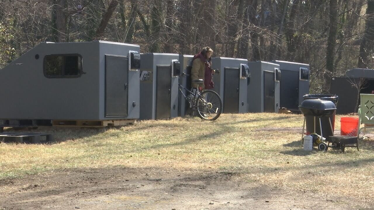 City ordinance threatens sleeping pods for unhoused community | WSOC-T V