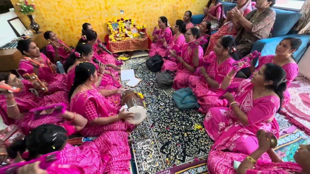 લખેલું છે 🌷કાઠિયાવાડી ઢોલક….નવું ભજન લાગશે 