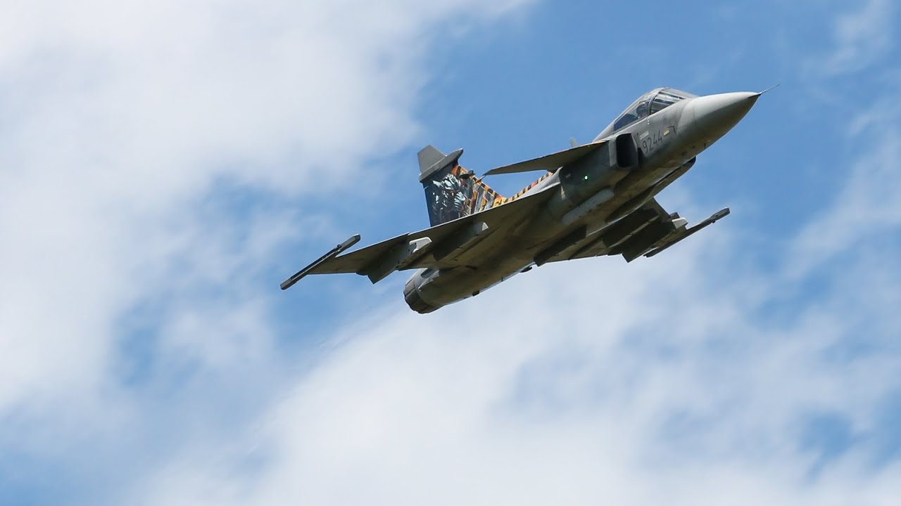 Czech Air Force Saab JAS-39 Gripen demo at Baltic International Airshow