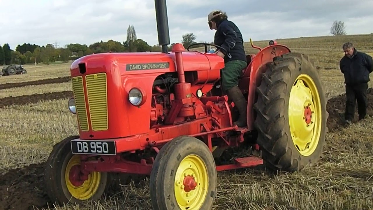 David Brown 950 2.7 Litre 4-Cyl Diesel Tractor With Plough
