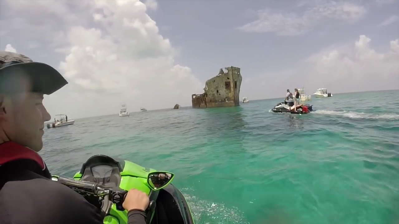Key Biscayne to Bimini Bahamas (Four jet skis 7 great friends)