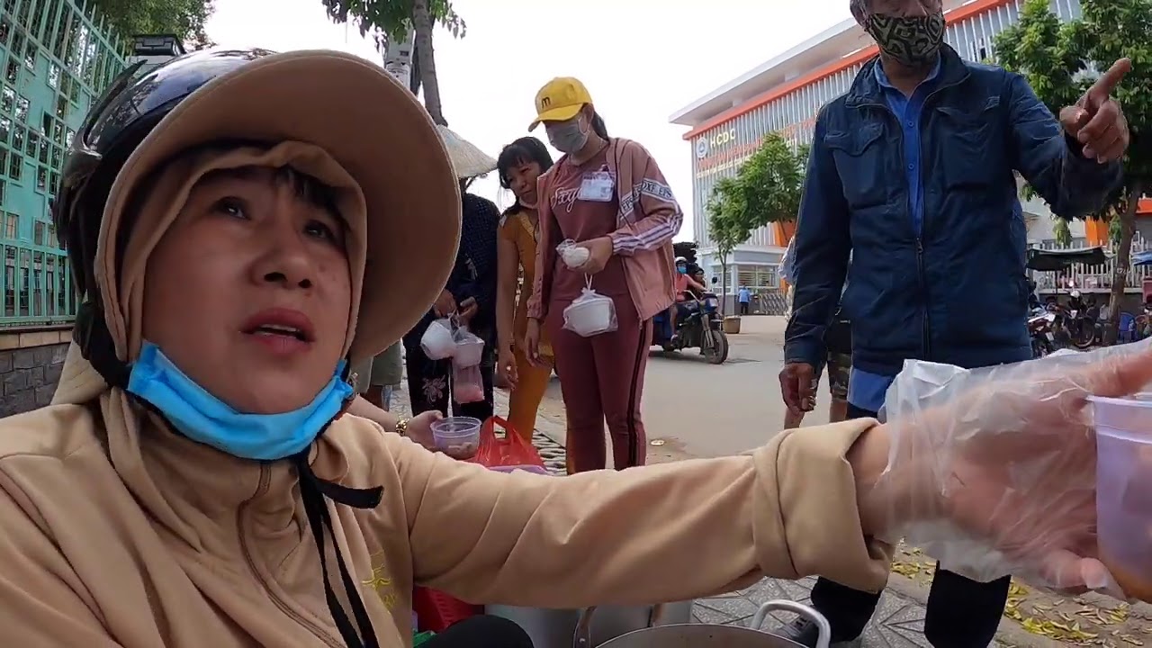Quán cơm 0 đồng cho bệnh nhân mới hoạt động đã nhận những cuộc gọi lừa đảo | Phong Bụi