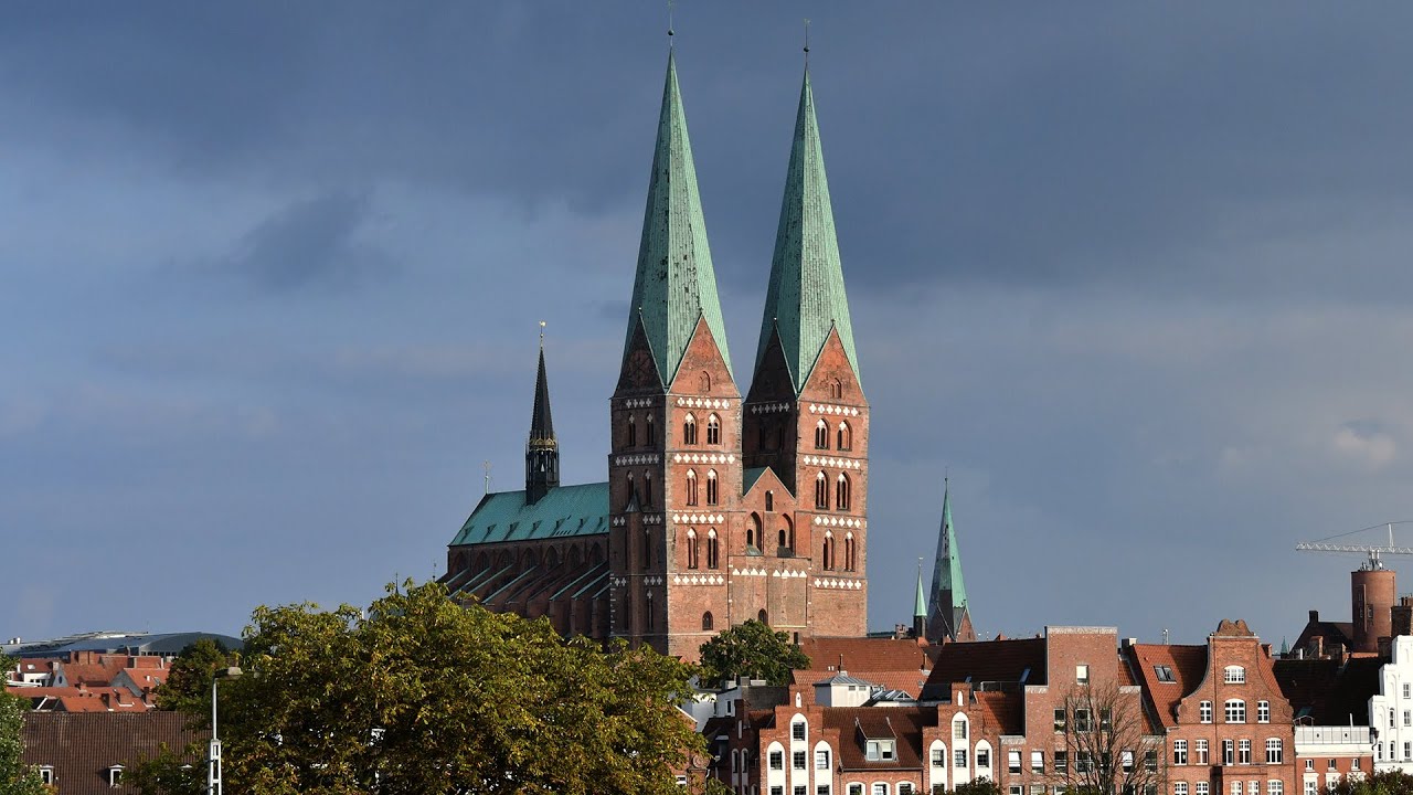 Danziger Friedensglocken  an  St. Marien zu Lübeck seit dem  24. Februar 2022