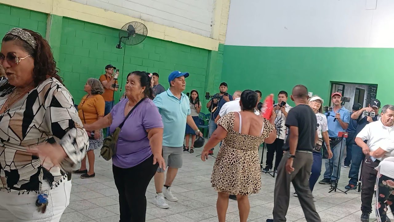 🔴GUILLERMINA YA MUEVE MAS EL CUCHUMBO Y TODOS GOZAN LA CUMBIA💃🕺🥁🥁💃🕺