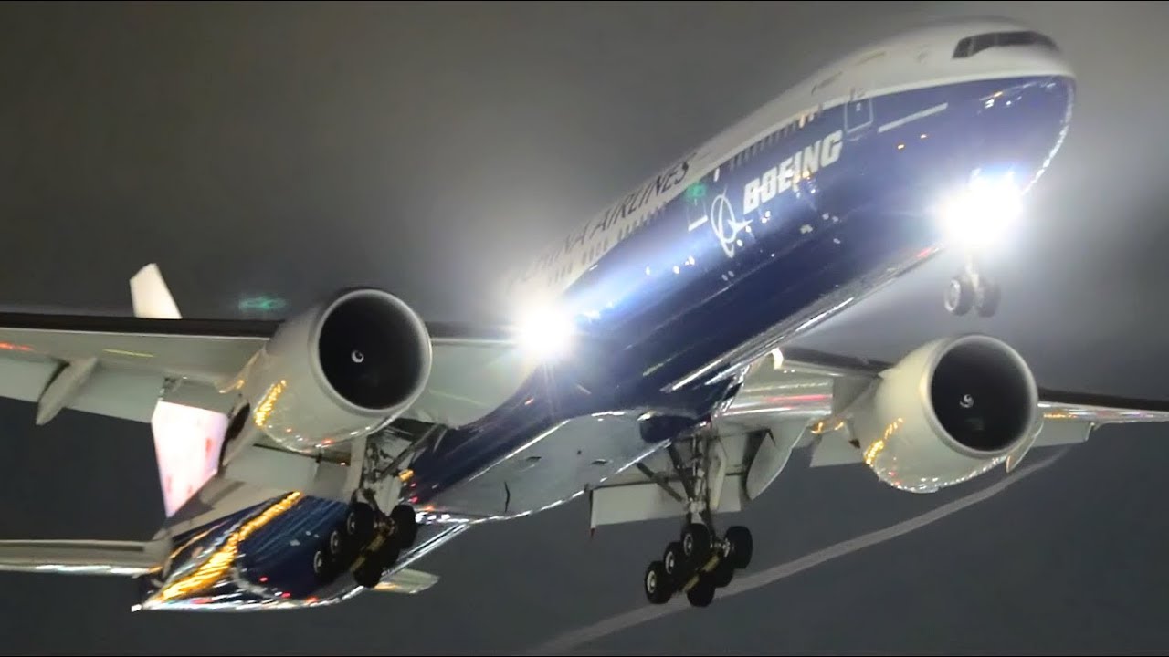 THRILLING Late NIGHT Flights at LAX | Los Angeles Airport Plane Spotting
