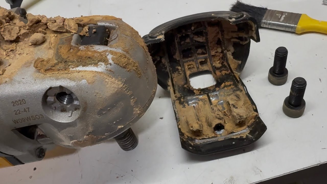 Politriz Dewalt DCM849 SEM FIO - vazando pó - Limpeza e lubrificação