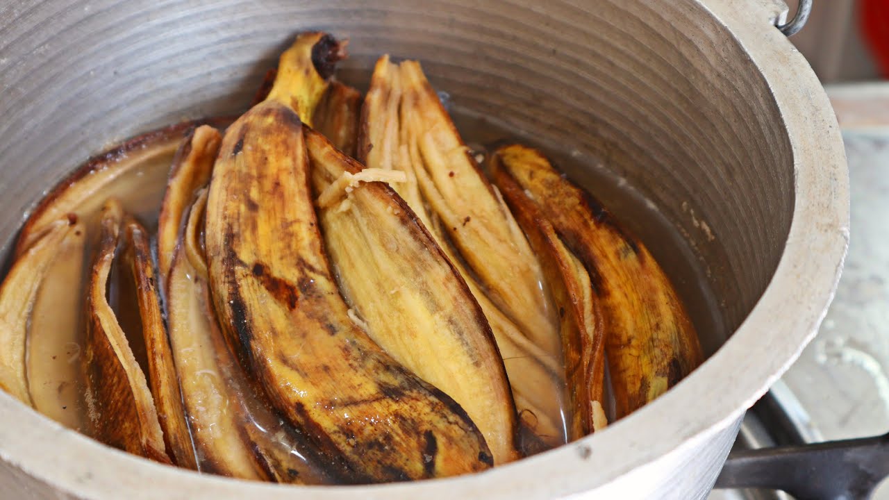 DON'T THROW the BANANA PEEL! DO THIS DELICIOUS BANANA PEEL RECIPE! Cheap, Quick and Easy!