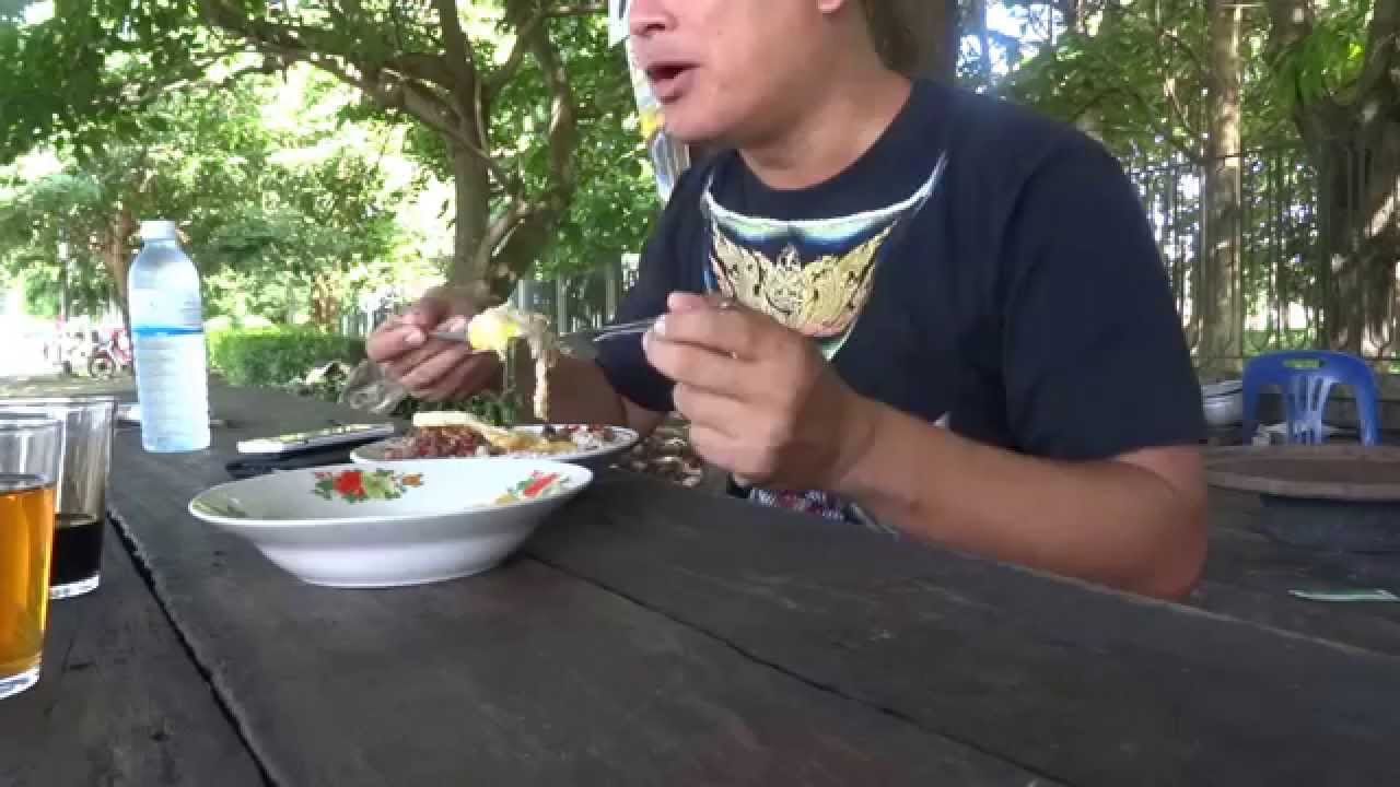 ผัดกระเพราเนื้ออำเภอน้ำยืน  Nam Yuen food