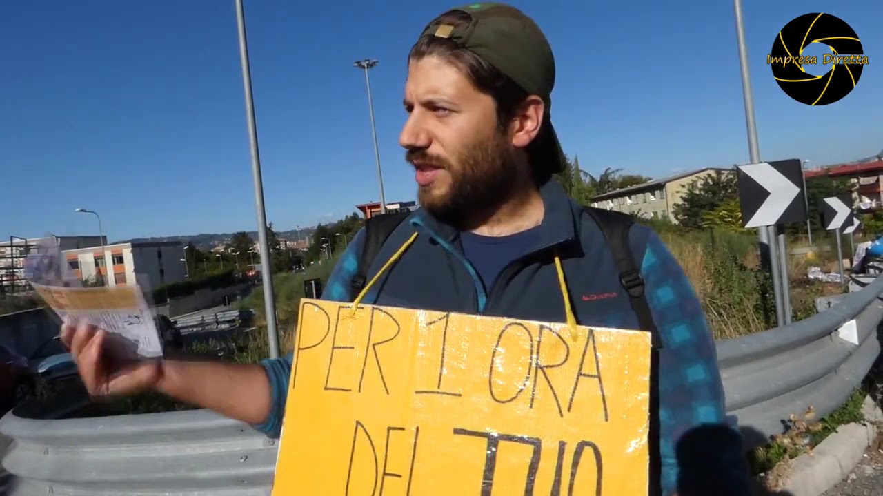 Presidio contro il circo Orfei ad Avellino.
