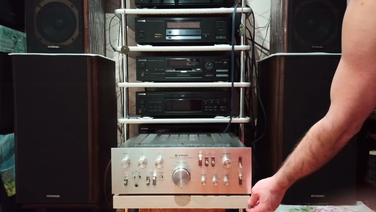 Trio KA-7002 and Trio KA-9300.