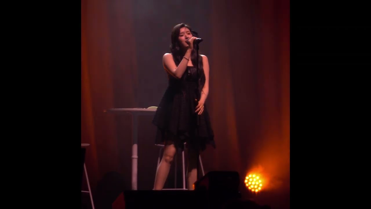 Athena (Fifty Fifty) - Unstoppable (Sia) | Chicago, IL (Copernicus Center) [241210]