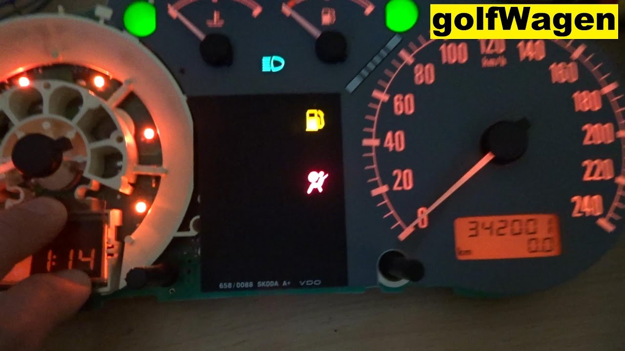 VW/Audi instrument cluster display color invert
