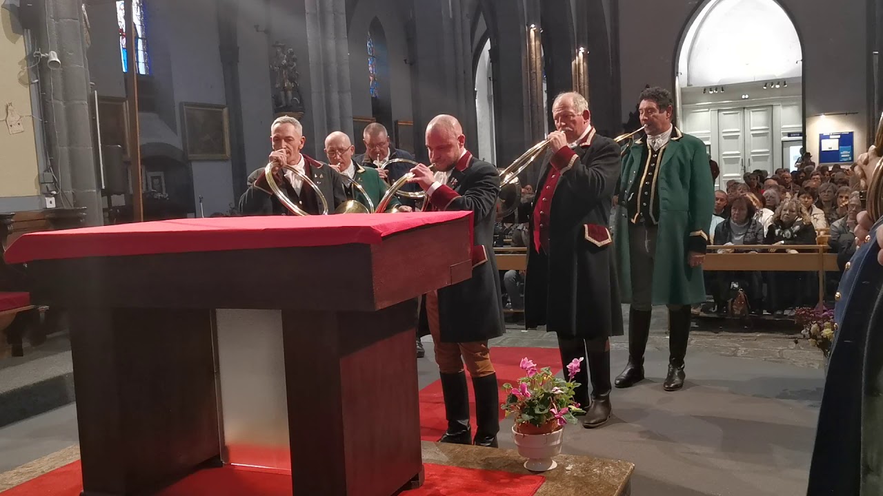 Les échos des monts d'Auvergne //Ave Maria trompe de chasse