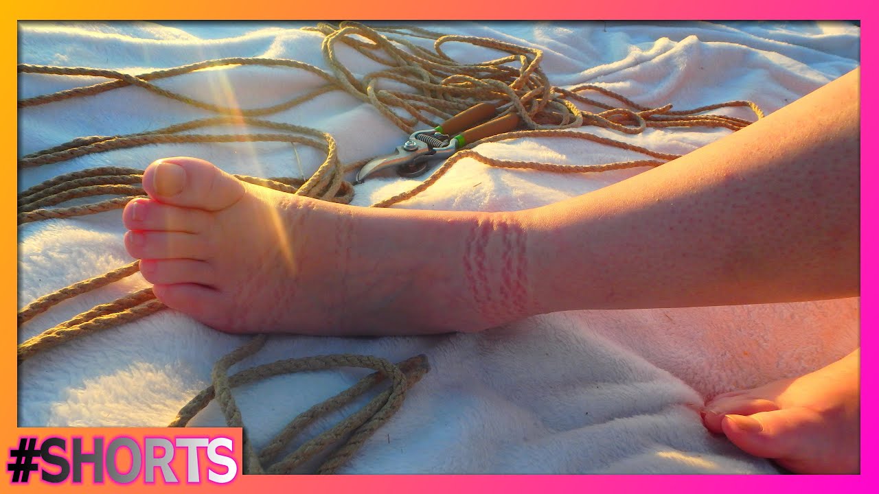 Shibuntu Dans un champ déconfinés Meadow deconfined Consensual Shibari Consensuel NOT Nude Yoga