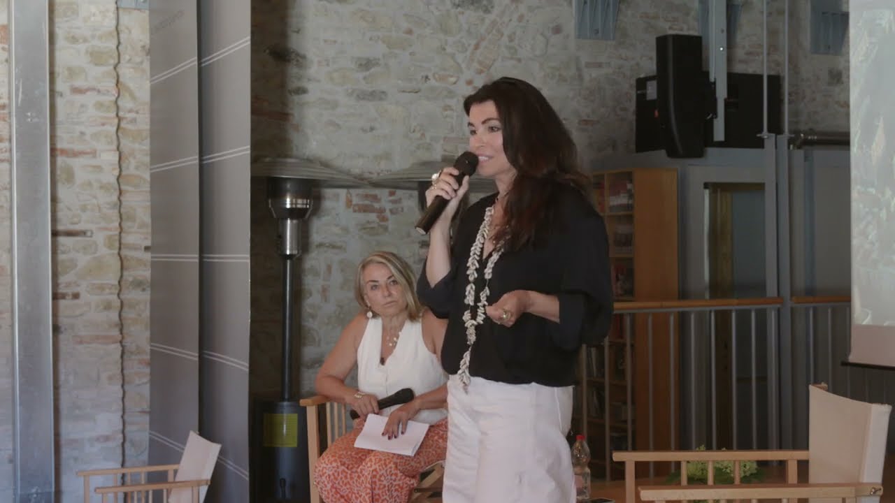 Es Devlin and Esther Perel ‘Intimacy is Multilingual’