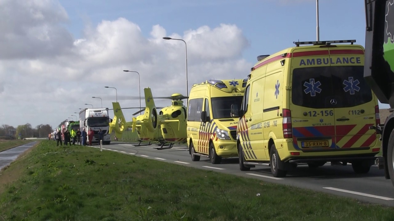 Ernstig ongeval met beknelde chauffeurs langs N242