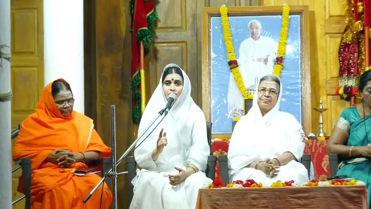 ಪೂಜ್ಯ ಶ್ರೀ ಸಿದ್ದೇಶ್ವರ ಮಹಾಸ್ವಾಮಿಗಳವರ ಶ್ರೀ ಗುರು ಮಹೋತ್ಸವ ನಾಲ್ಕನೇ ದಿನದ ಸಮಾವೇಶ ಮಂಜುಳಾತಾ ಯಿಯವರು ಮಾತುಗಳ.
