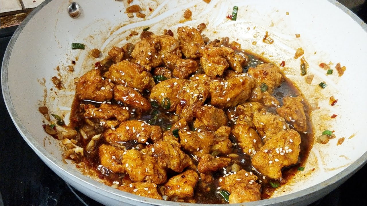 The BEST Honey Garlic Chicken Recipe | Crispy Fried Chicken pieces in a Sweet and Spicy Sauce